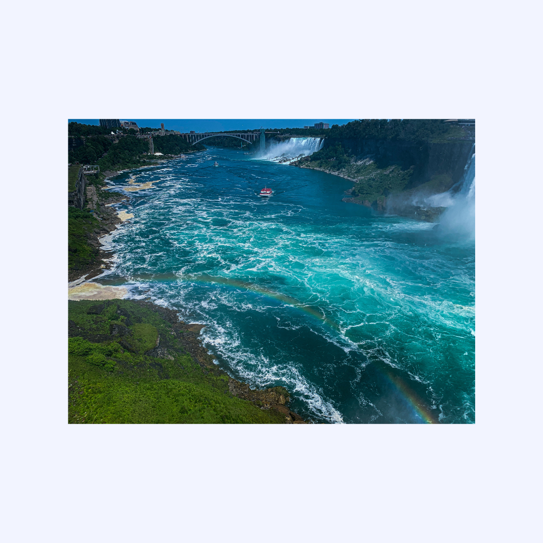 Horseshoe Falls of Canada by Charlie Eileen